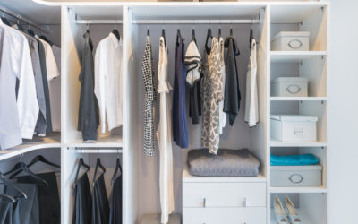 Endlich den Kleiderschrank aufräumen
